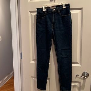 Barely worn everlane jeans - ankle
